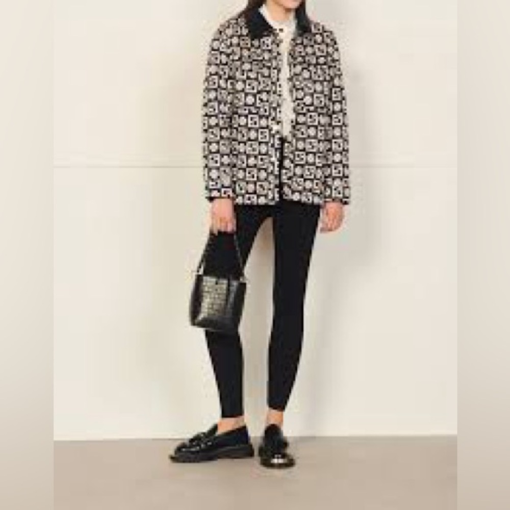 Stylish navy and creme Patterned Jacket!!
From Sandro !! Brand new